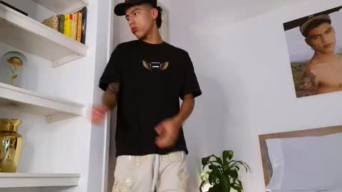  R U S S E L L  online show from 22, 3, 2026