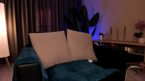 Chrissy online show from 8, 4, 2026