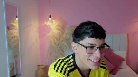 Snapshot of ryan_valentino chatting on 4, 6, 2026 ryan valentino online show from 4, 6, 2026