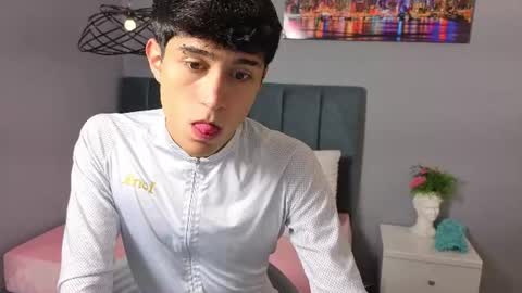 Snapshot of ryan_valentino chatting on 29, 6, 2026 ryan valentino online show from 29, 6, 2026