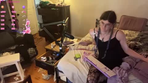Snapshot of ryn_michele chatting on 13, 9, 2025 Ryn Michele online show from 13, 9, 2025