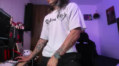 leopmonk help me reach 100 thumbs up online show from 18, 12, 2025