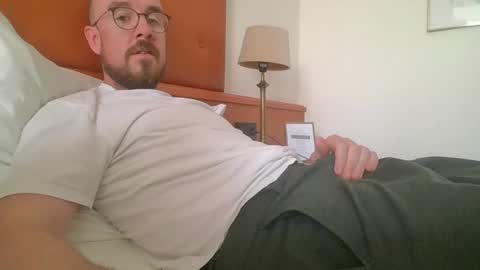 s_i_q online show from 9, 9, 2025