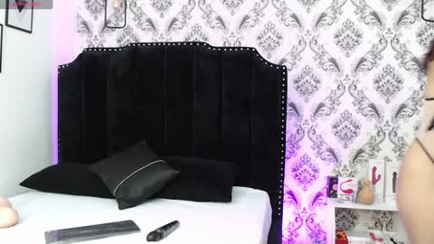 Saara Brown online show from 6, 2, 2025