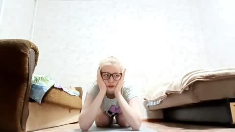 Snapshot of sabrinahandlin chatting on 13, 4, 2026 Sabrina online show from 13, 4, 2026