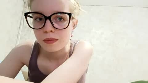 Snapshot of sabrinahandlin chatting on 30, 4, 2026 Sabrina online show from 30, 4, 2026