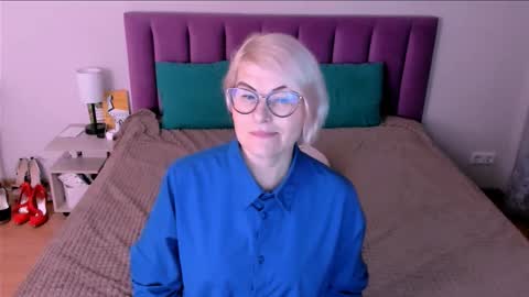 Sabrina MacMarren online show from 25, 10, 2025