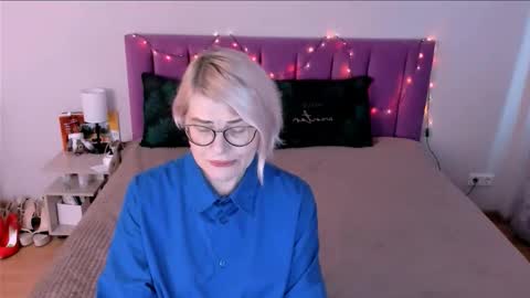 Sabrina MacMarren online show from 14, 12, 2025