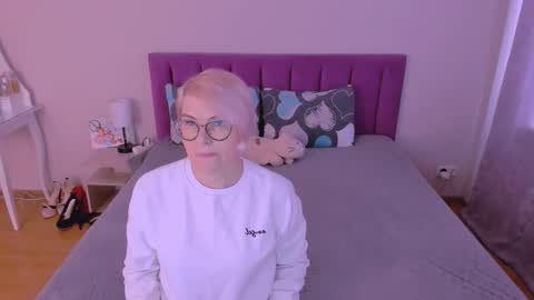 Sabrina MacMarren online show from 17, 2, 2026