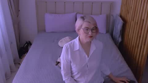 Sabrina MacMarren online show from 20, 3, 2026