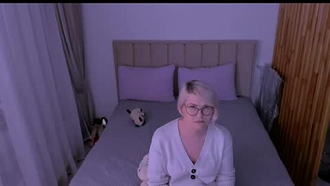 Sabrina MacMarren online show from 29, 3, 2026