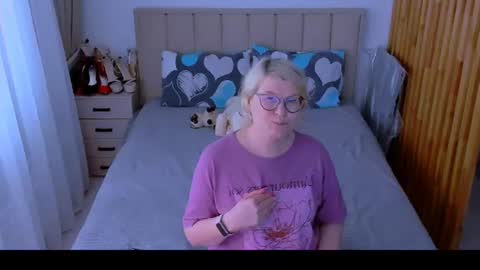 Snapshot of sabrinamacmarren chatting on 24, 6, 2026 Sabrina MacMarren online show from 24, 6, 2026