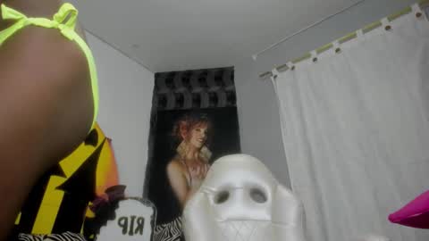Snapshot of sabrinaxxx11 chatting on 21, 10, 2025 sabrinaxxx11 online show from 21, 10, 2025