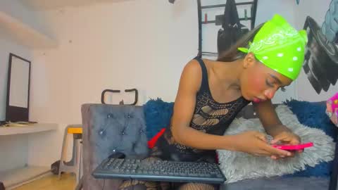 Snapshot of sabrinaxxx11 chatting on 30, 11, 2025 sabrinaxxx11 online show from 30, 11, 2025