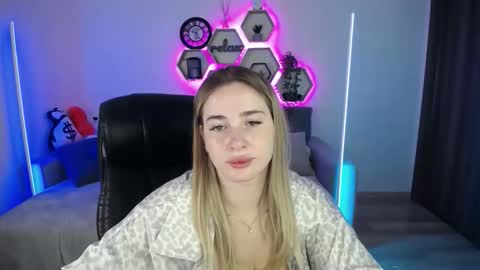 Sabrina Violet online show from 15, 9, 2025