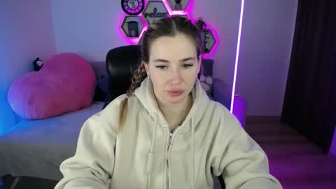 Sabrina Violet online show from 3, 2, 2026