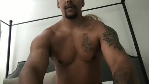 Snapshot of sack_draggin chatting on 8, 5, 2026 Beezy online show from 8, 5, 2026
