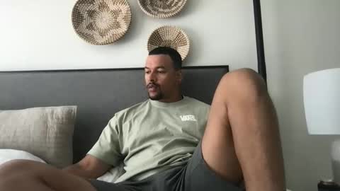 Snapshot of sack_draggin chatting on 10, 5, 2026 Beezy online show from 10, 5, 2026