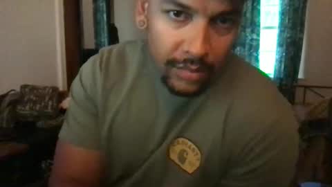 Snapshot of sack_draggin chatting on 21, 5, 2026 Beezy online show from 21, 5, 2026