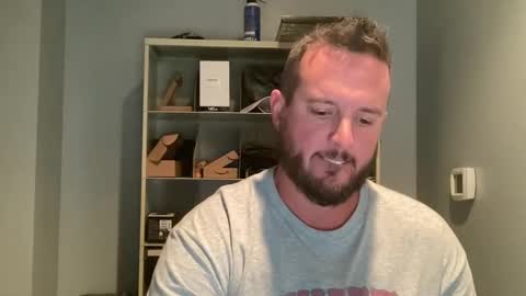 Snapshot of sacredroses chatting on 15, 10, 2025 sacredroses online show from 15, 10, 2025