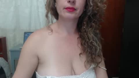 sacrletardiente online show from 18, 4, 2026