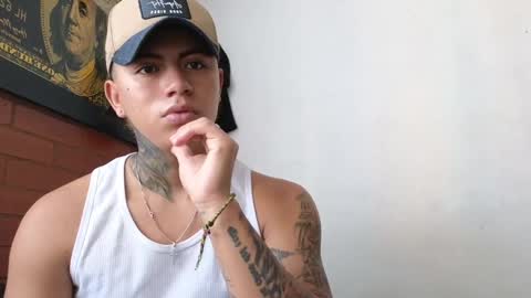 Snapshot of sahara_n_thiago chatting on 1, 2, 2025 Sahara y Thiago online show from 1, 2, 2025