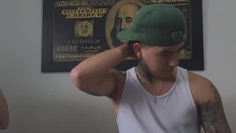 Snapshot of sahara_n_thiago chatting on 23, 10, 2025 Sahara y Thiago online show from 23, 10, 2025