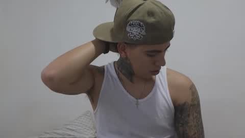 Snapshot of sahara_n_thiago chatting on 24, 11, 2025 Sahara y Thiago online show from 24, 11, 2025