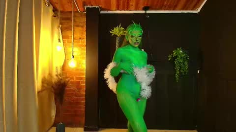 Snapshot of sahra_tayl0r_ chatting on 14, 12, 2025 SARA online show from 14, 12, 2025