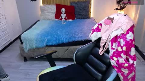 Snapshot of sailor_moon07 chatting on 9, 10, 2025 sailor online show from 9, 10, 2025