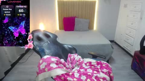 Snapshot of sailor_moon07 chatting on 20, 12, 2025 sailor online show from 20, 12, 2025