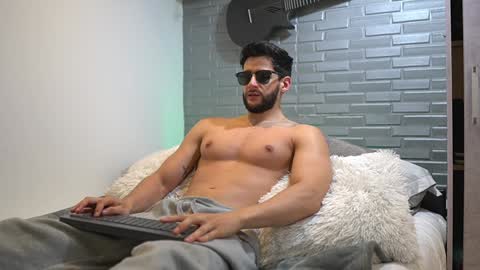 saimon  online show from 28, 1, 2025