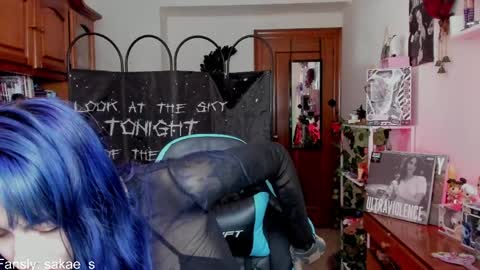    online show from 18, 4, 2026