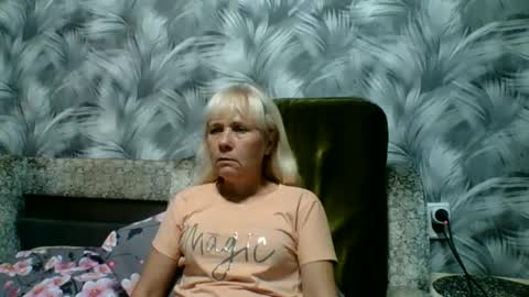 Snapshot of sakura_blonde chatting on 14, 10, 2025 sakura_blonde online show from 14, 10, 2025