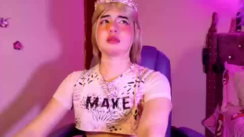 Snapshot of sakuraa_9 chatting on 15, 9, 2025 saku online show from 15, 9, 2025