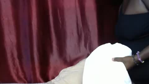 sally_bee1 online show from 1, 4, 2026