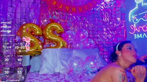 Snapshot of sallybrown_ chatting on 17, 1, 2025 miss Sally online every night from 1am to 8am  Colombia time online show from 17, 1, 2025
