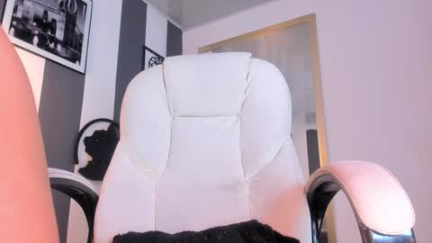 salome__evans online show from 26, 1, 2025