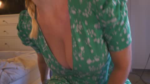 IsaBella-  online show from 10, 10, 2025