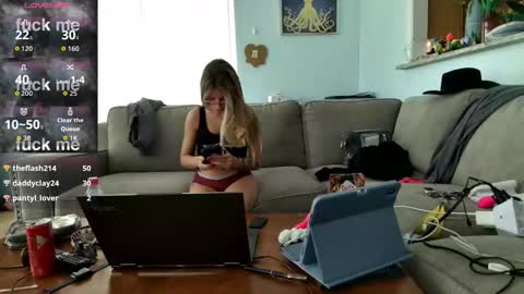 Salty Captain 69  Hat Girl 69 online show from 22, 10, 2025