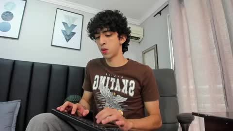 Snapshot of salvatore_monterey chatting on 18, 2, 2025 salvatore online show from 18, 2, 2025