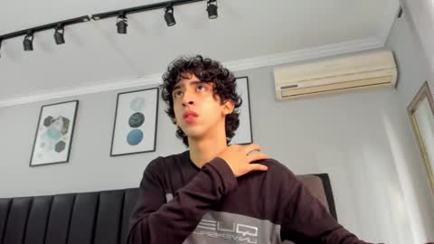 Snapshot of salvatore_monterey chatting on 23, 2, 2025 salvatore online show from 23, 2, 2025