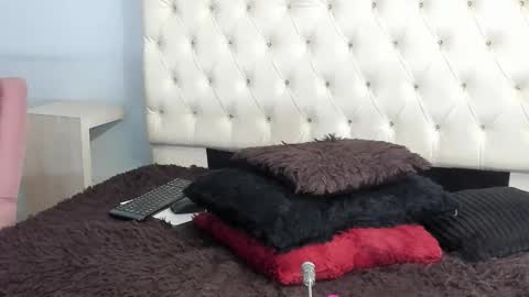 Snapshot of saly_moon chatting on 1, 10, 2025 saly moon online show from 1, 10, 2025