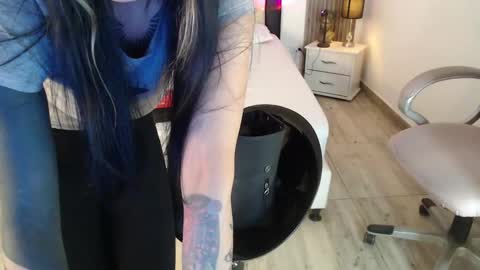 SAM MANSON online show from 31, 1, 2025