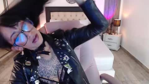 SAM MANSON online show from 6, 2, 2025