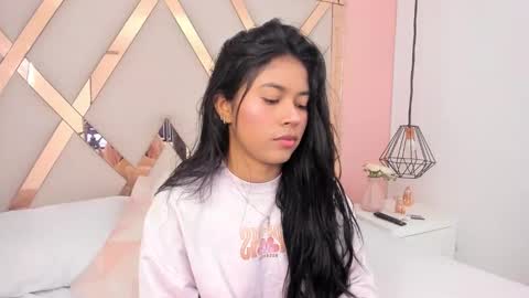 Snapshot of samantaa_shy chatting on 14, 10, 2025 sam online show from 14, 10, 2025