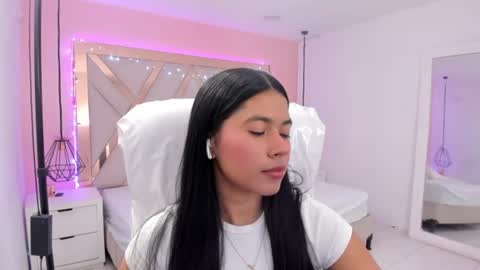 Snapshot of samantaa_shy chatting on 8, 7, 2026 sam online show from 8, 7, 2026