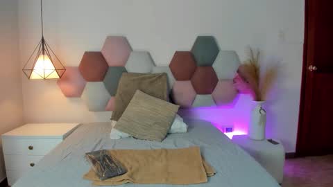 Samanta Vee online show from 9, 9, 2025