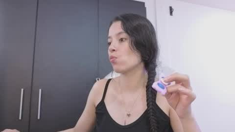 Snapshot of samantha_blow chatting on 20, 5, 2026 samantha_blow online show from 20, 5, 2026