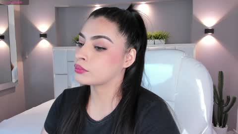  Samanthaa online show from 1, 2, 2025